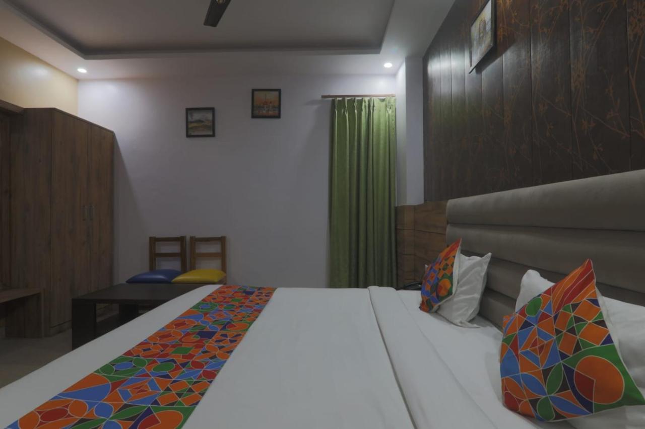 Icyhotels Hl Inn Chinhat Екстериор снимка