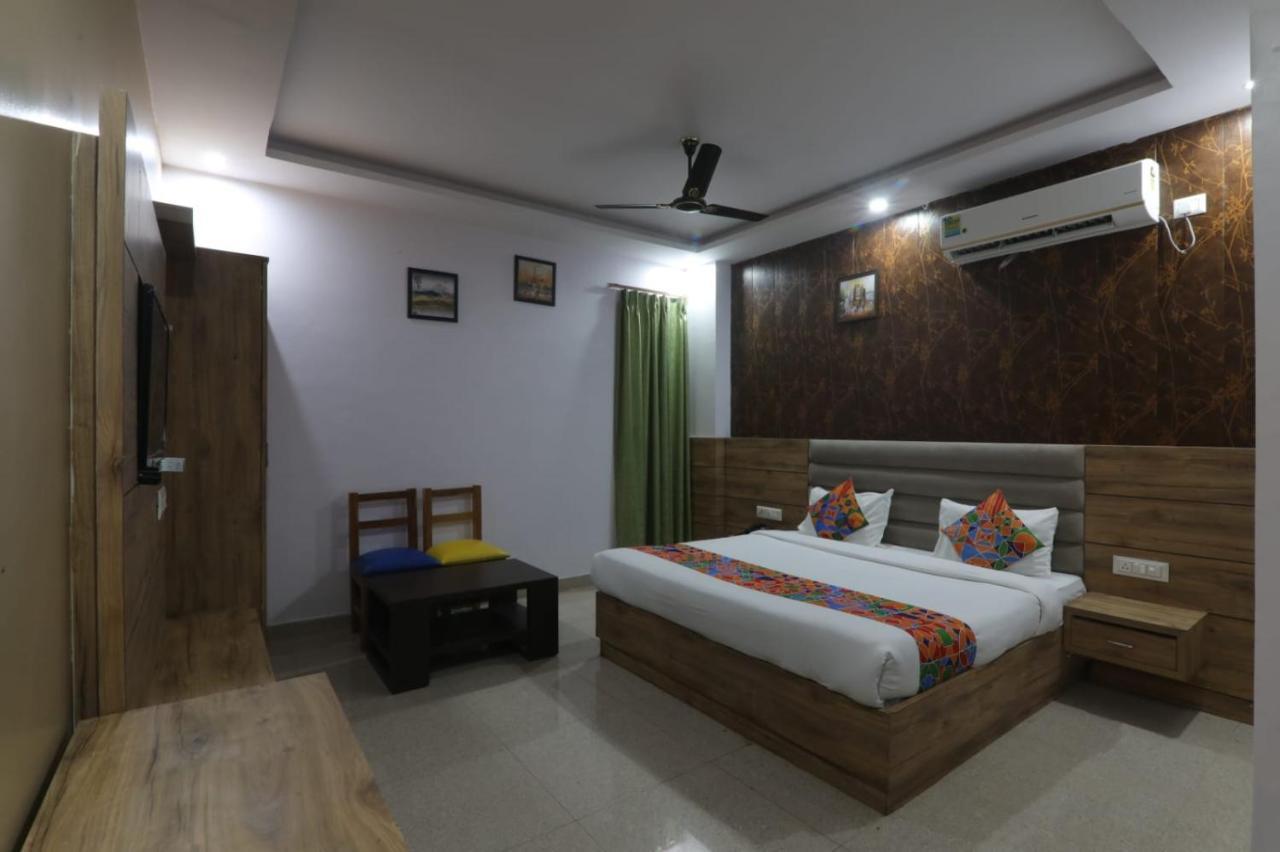 Icyhotels Hl Inn Chinhat Екстериор снимка