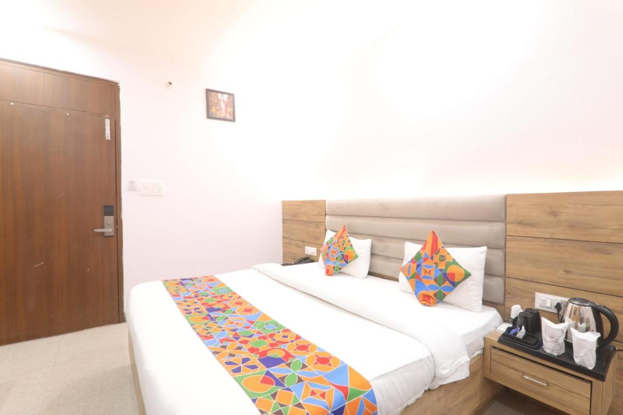 Icyhotels Hl Inn Chinhat Екстериор снимка
