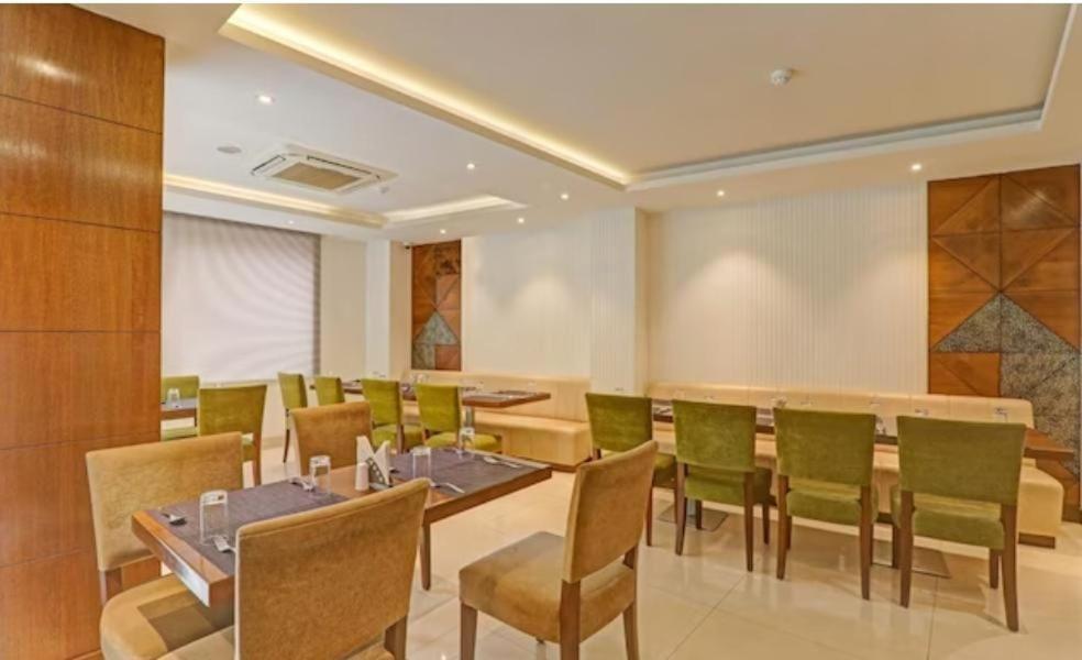 Icyhotels Hl Inn Chinhat Екстериор снимка