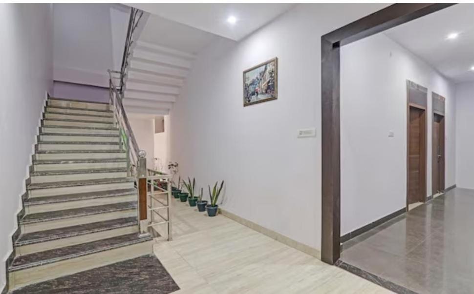 Icyhotels Hl Inn Chinhat Екстериор снимка